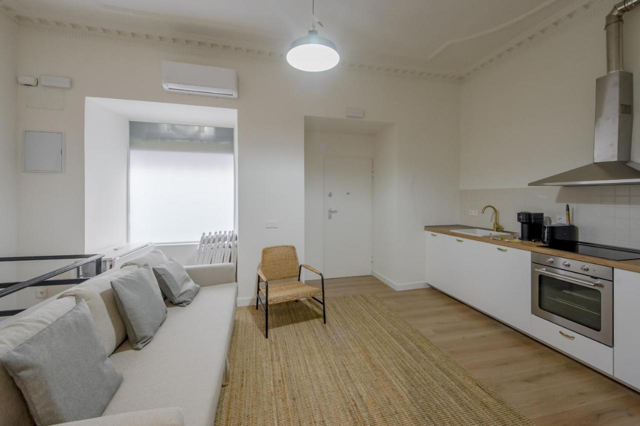 Modern Apt & Cool Interior Design En El Retiro Appartamento Madrid Esterno foto