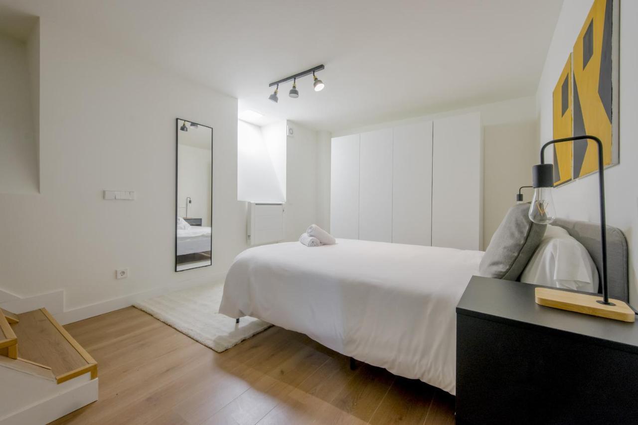 Modern Apt & Cool Interior Design En El Retiro Appartamento Madrid Esterno foto