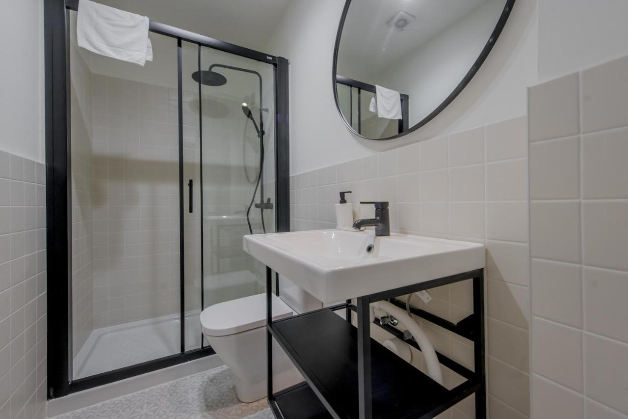 Modern Apt & Cool Interior Design En El Retiro Appartamento Madrid Esterno foto