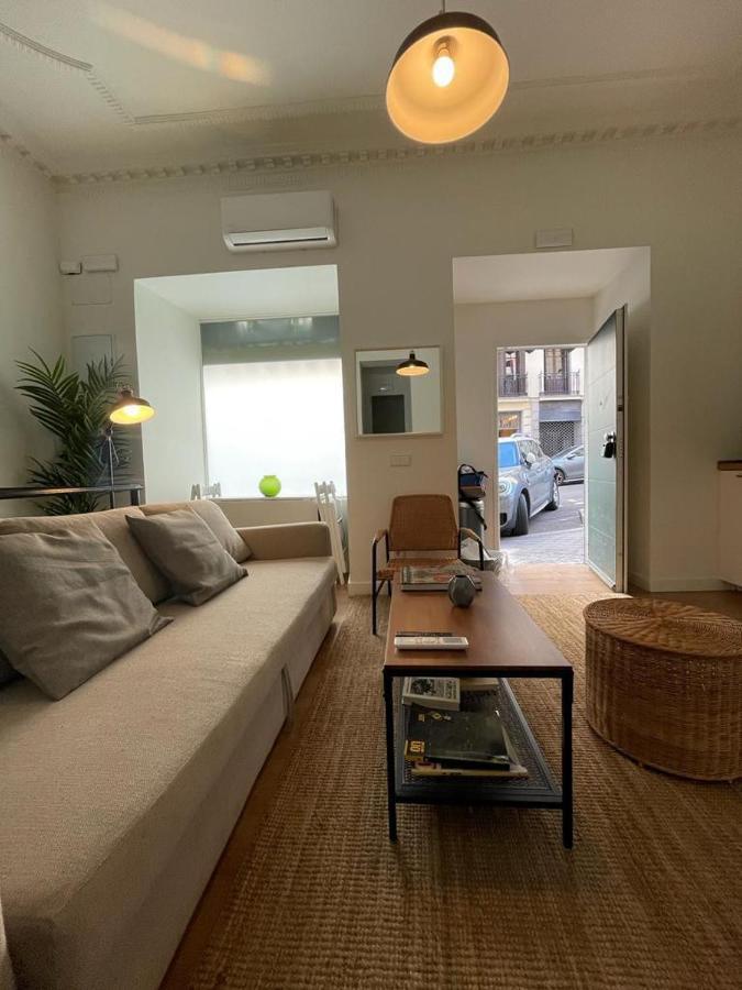 Modern Apt & Cool Interior Design En El Retiro Appartamento Madrid Esterno foto