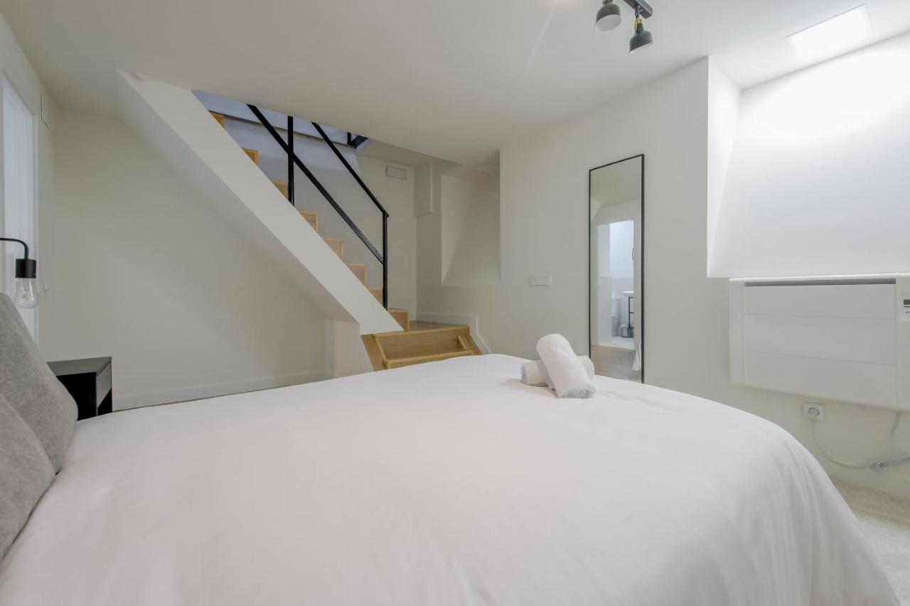 Modern Apt & Cool Interior Design En El Retiro Appartamento Madrid Esterno foto
