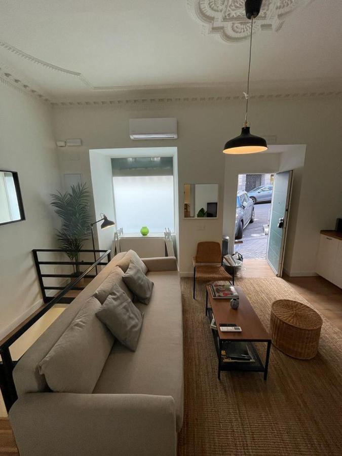 Modern Apt & Cool Interior Design En El Retiro Appartamento Madrid Esterno foto